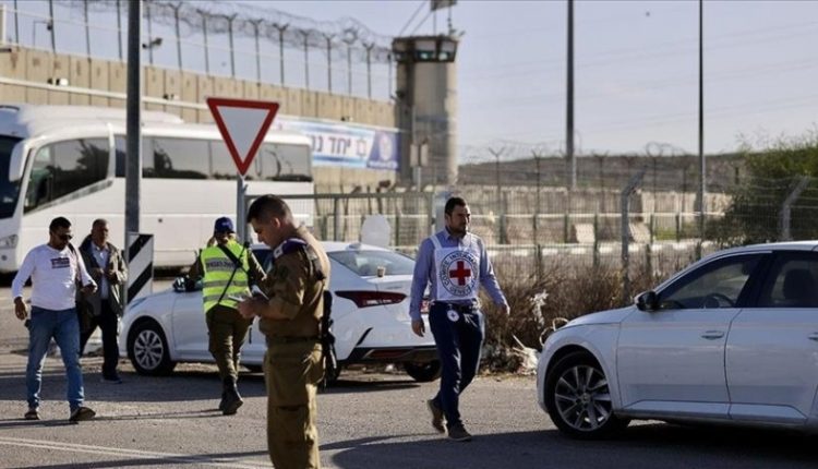 اسرائیلی قیدیوں نے حماس کے تعریف کے پل باندھ دیئے