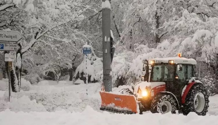 جرمنی: میونخ میں ریکارڈ برفباری کے باعث نظام زندگی درہم برہم