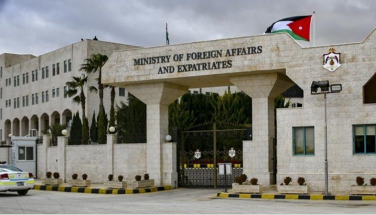 اردن کی وزارت خارجہ کی نامہ نگاروں پر صیہونیوں کے حملے کی مذمت