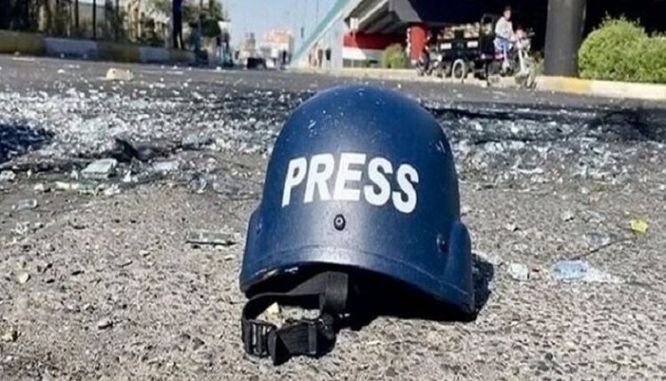 غزہ پٹی پر صیہونی حکومت کے حملے میں ایک اور صحافی شہید، صحافی شہداء کی تعداد 71 ہو گئی