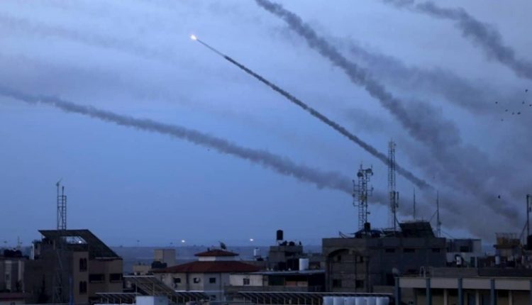 عسقلان اور دیگر مقبوضہ علاقوں پر فلسطینی مجاہدین کا راکٹوں سے زبردست حملہ