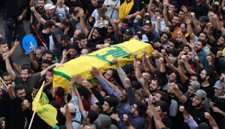 حزب اللہ کے ایک شہید کی تدفین کے لئے منعقدہ اجتماع پر صیہونی فوج کا حملہ