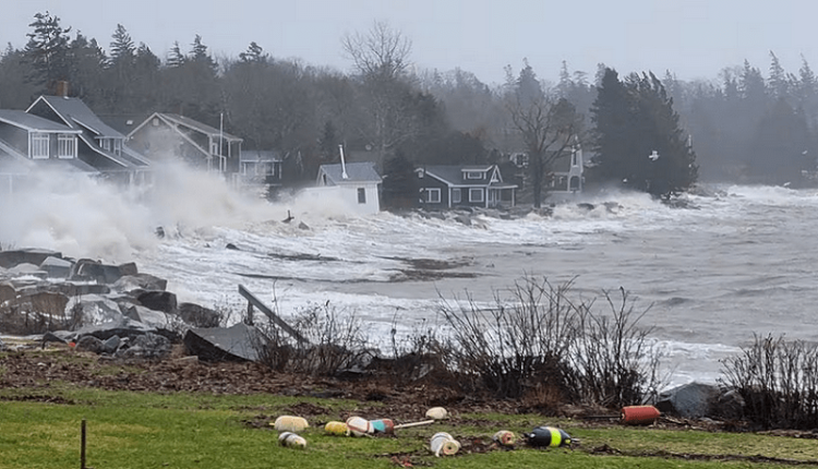 امریکا میں خراب موسم کے باعث 1600 سے زائد پروازیں منسوخ، 1200 میں تاخیر