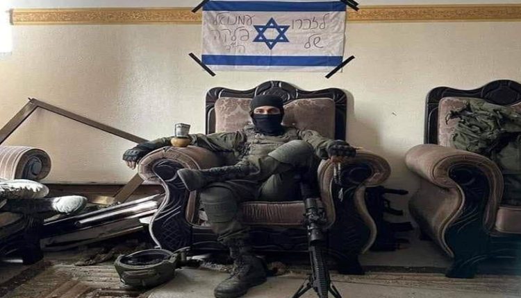 حماس کے رہنما یحیی سنوار کے گھر میں تصویر بنانے والا صیہونی فوج کا کمانڈر ہلاک