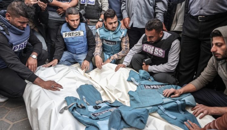 صیہونی بمباری میں مزید 4 صحافی شہید