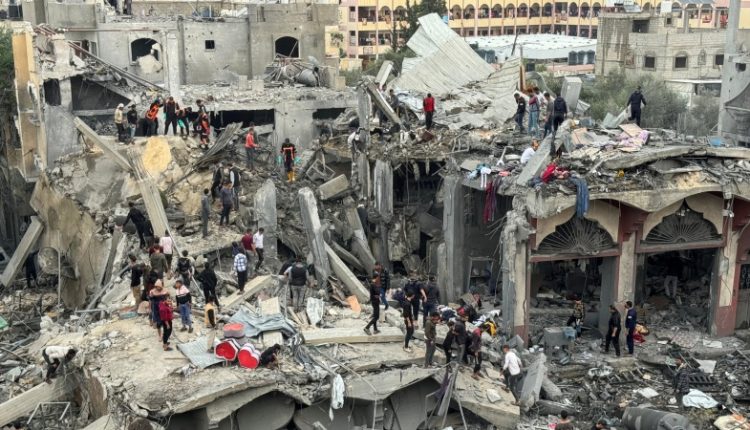 غزہ کے مختلف علاقوں پر صیہونی جنگی طیاروں کی بمباری