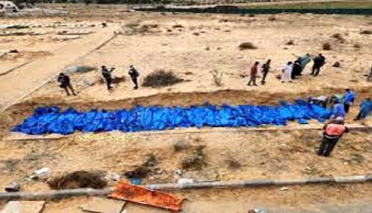 غزہ کے ایک اسپتال میں اجتماعی قبر کی دریافت
