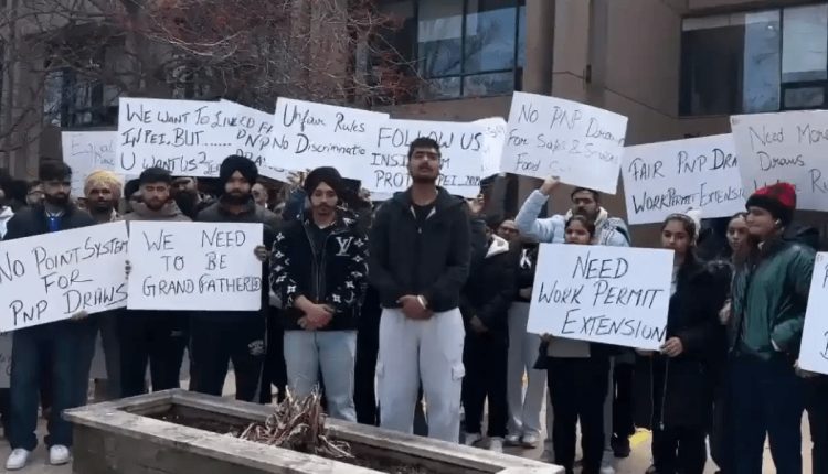 سیکڑوں بھارتی طلبہ کو کینیڈا سے نکل جانے کا حکم