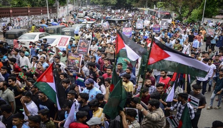 فلسطین کے حامی امریکی طلبا تحریک کے تسلسل میں بنگلادیشی طلبا کا مظاہرہ