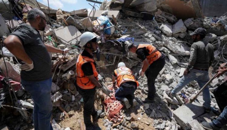 رفح پر صیہونی فوج کے حملوں میں کم سے کم ساٹھ فلسطینی شہید