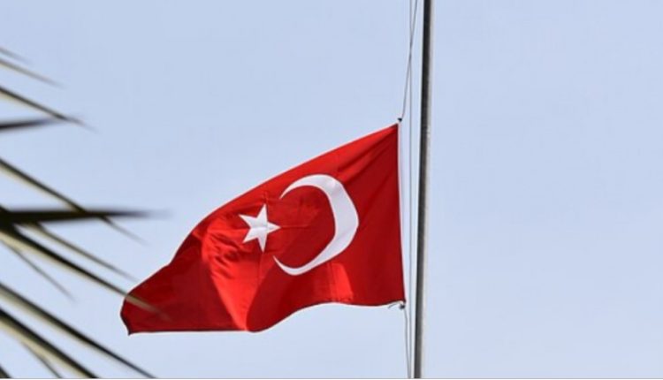 صدر رئیسی کی شہادت کے موقع پر ترکی کا پرچم سرنگوں