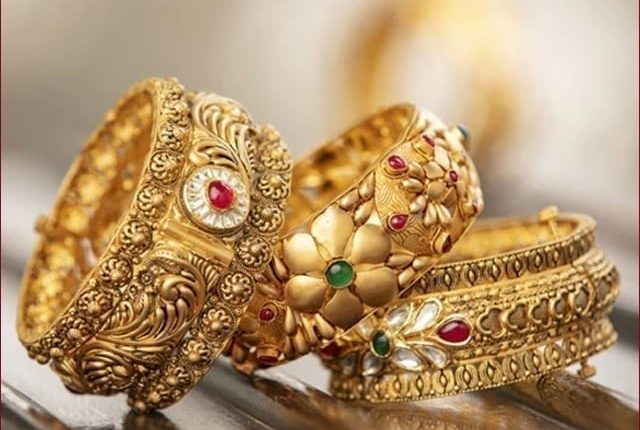 سونے کی عالمی سطح پر قیمت میں اضافہ، مقامی مارکیٹ میں سستا ہوگیا