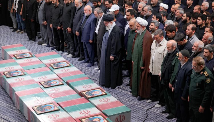 ایرانی صدر ابراہیم رئیسی کی نمازِ جنازہ ادا، ہزاروں افراد کی شرکت