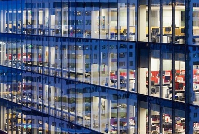 دفاتر کی عمارتیں گاڑیوں سے زیادہ آلودگی پھیلا رہی ہیں، تحقیق