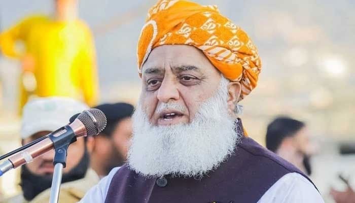 جیل بھریں گے لیکن غلام بن کر زندہ رہنے کیلئے تیار نہیں: مولانا فضل الرحمان
