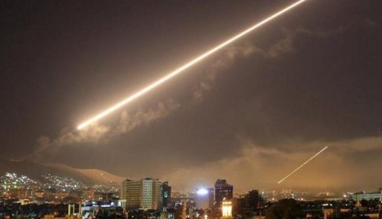 دمشق پر صیہونی حکومت کا حملہ، شام کے ایئرڈیفنس نے کئی میزائلوں کو تباہ کردیا