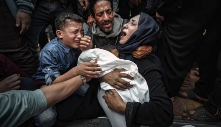 غزہ؛ صیہونی دہشتگردوں کی اسکولوں پر بمباری، دسیوں شہید