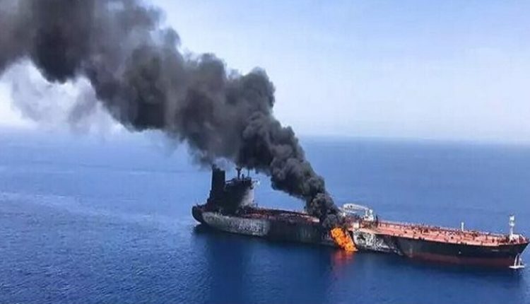 یمنی مسلح افواج کی بڑی کارروائی، امریکہ کے دو جنگی جہازوں پر میزائل اور ڈرون حملے