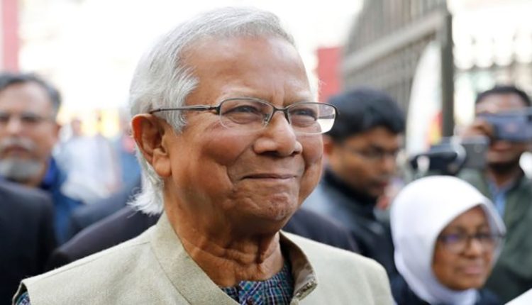 بنگلہ دیش: عبوری حکومت کے سربراہ ڈاکٹر محمد یونس نے اپنے عہدے کا حلف اٹھا لیا