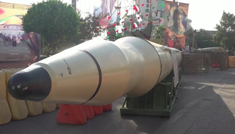 ’ہم بدلہ لیں گے‘، تہران میں فوجی سازوسامان کی نمائش کیساتھ اسماعیل ہنیہ کی تصاویر بھی لگ گئیں