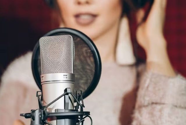 سوشل میڈیا پر اپ لوڈ آپ کی آڈیو جعلسازی میں کس طرح سے استعمال ہو سکتی ہے؟