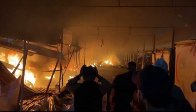 غزہ میں صہیونی حکومت کی درندگی، صیہونی فوجیوں نے فلسطینیوں کے کیمپوں پر آگ لگا دی