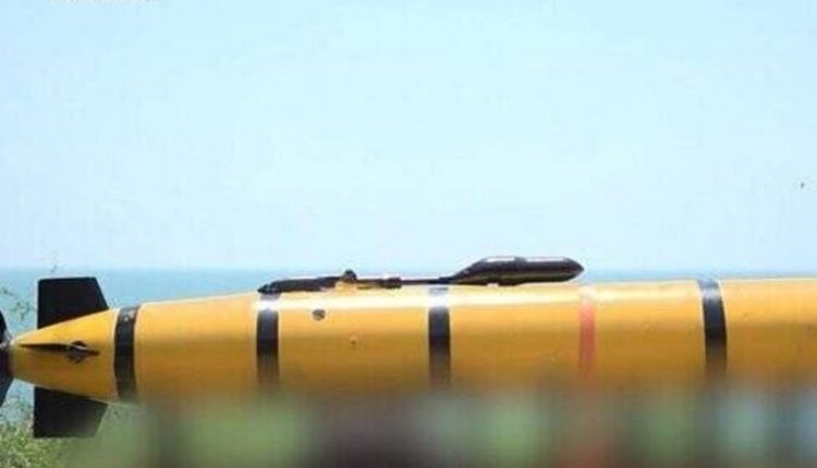 جدید ترین آبدوز کی رونمائی متحارب فوجی اور سیاسی طاقتوں کے لئے سخت پیغام کی حامل