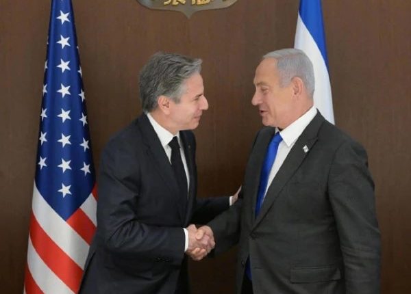 امریکی وزیرخارجہ کی اسرائیلی وزیراعظم سے ملاقات؛ ایران پر جوابی حملے پر تبادلہ خیال