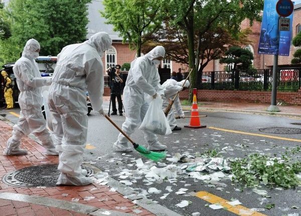 شمالی کوریا کا کچرےسے بھرا غبارہ جنوبی کوریا کے صدارتی کمپاؤنڈ میں گرگیا