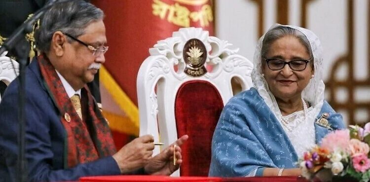 بنگلہ دیشی صدر کے استعفیٰ کا مطالبہ زور پکڑنے لگا