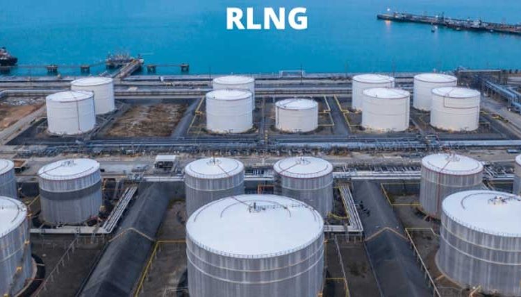 پاور سیکٹر کا آر ایل این جی لینے سے انکار، صارفین کو فروخت کرنے کا فیصلہ