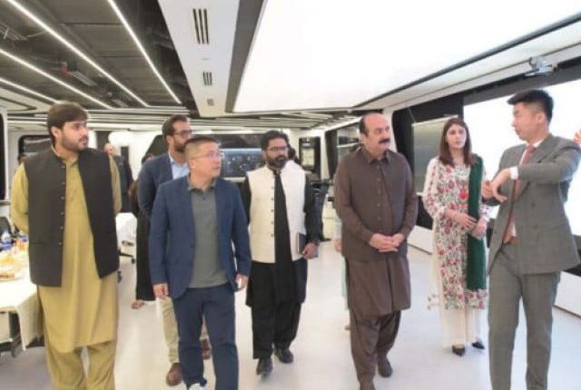 ہواوے کا 3 لاکھ پاکستانی نوجوانوں کو آئی سی ٹی میں تربیت دینے کا منصوبہ