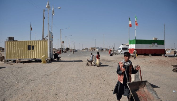 دہشت گردی کے خطرات سے نمٹنے کیلئے ایران نے افغان سرحد پر دیوار کی تعمیر شروع کردی