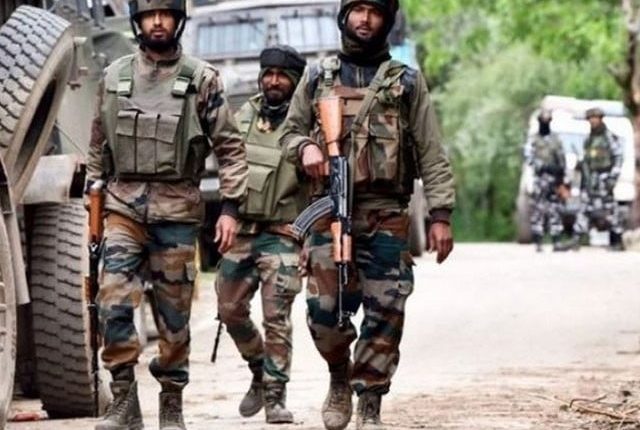 بھارتی فوج اپنے ہی شہریوں پر پَل پڑی؛ 4 افراد کو بھون ڈالا