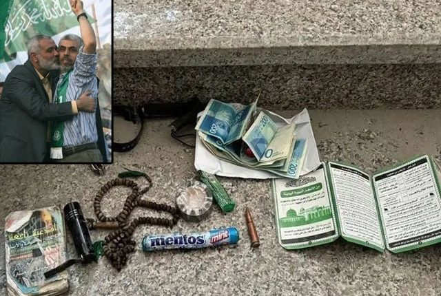 شہید السنوار کی کُل کائنات؛ اذکارکارڈ، تسبیح، ٹافیاں، كلاشنكوف اور معمولی رقم