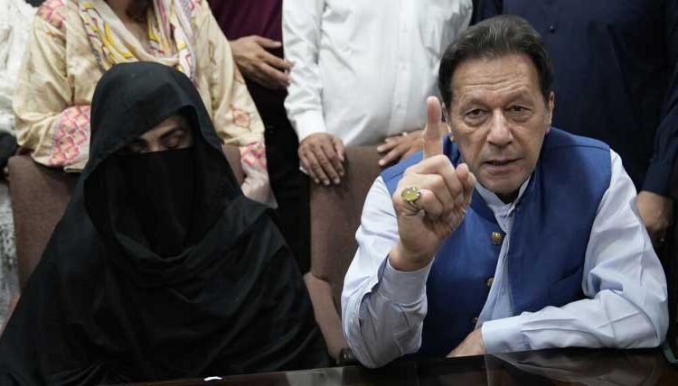 توشہ خانہ ٹو کیس: عمران خان اور بشریٰ بی بی کیخلاف فرد جرم کی کارروائی پھر مؤخر